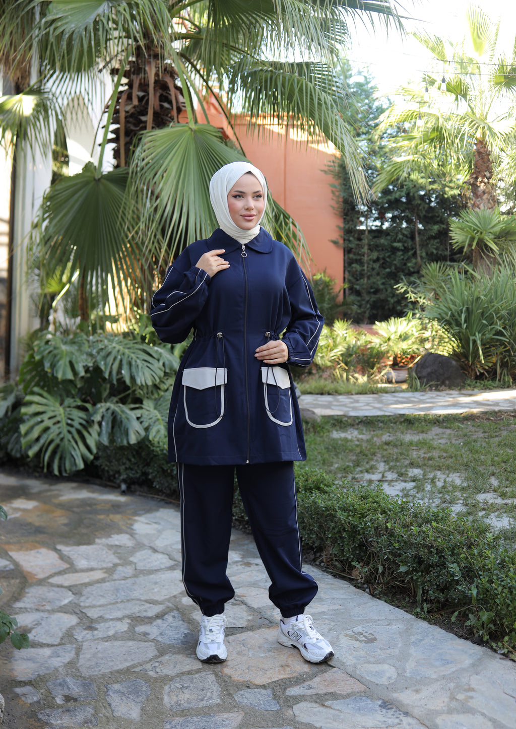 Modest Sporty Tracksuit with Navy Contrast Pockets – Women's 2-Piece Set