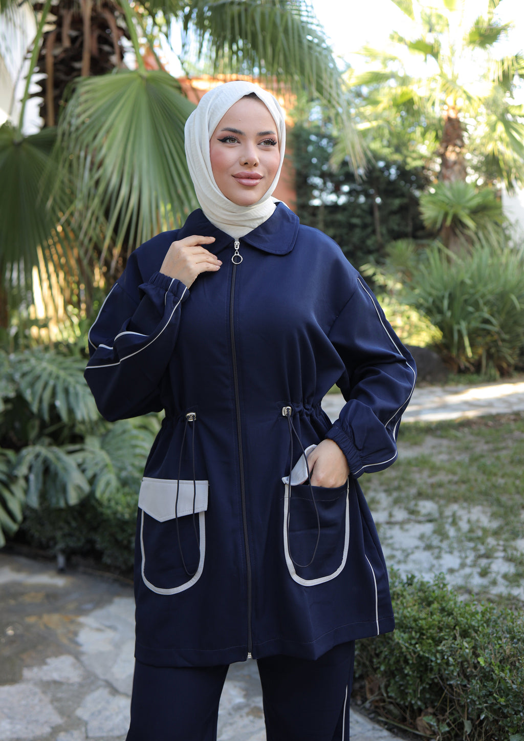 Modest Sporty Tracksuit with Navy Contrast Pockets – Women's 2-Piece Set