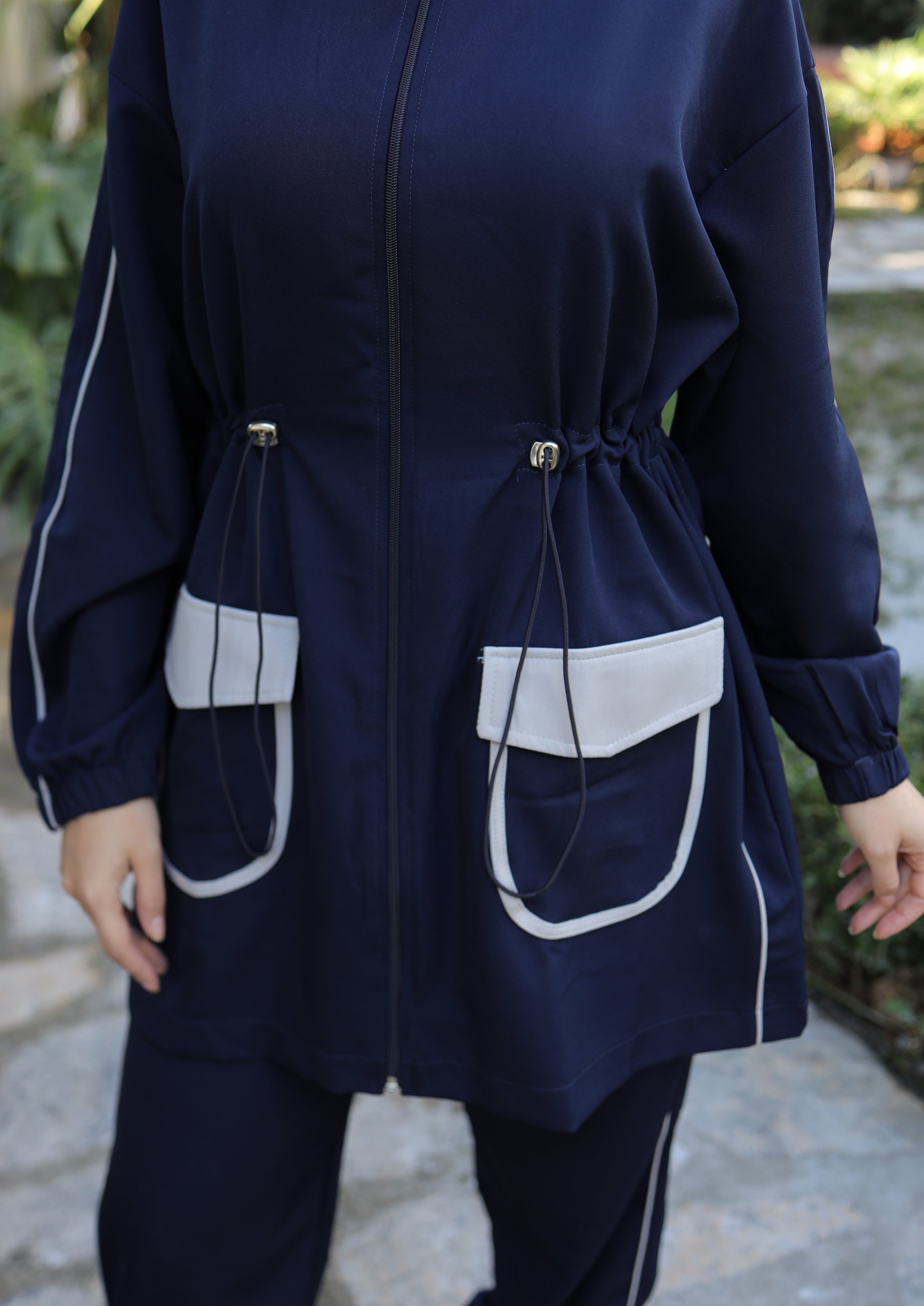 Modest Sporty Tracksuit with Navy Contrast Pockets – Women's 2-Piece Set