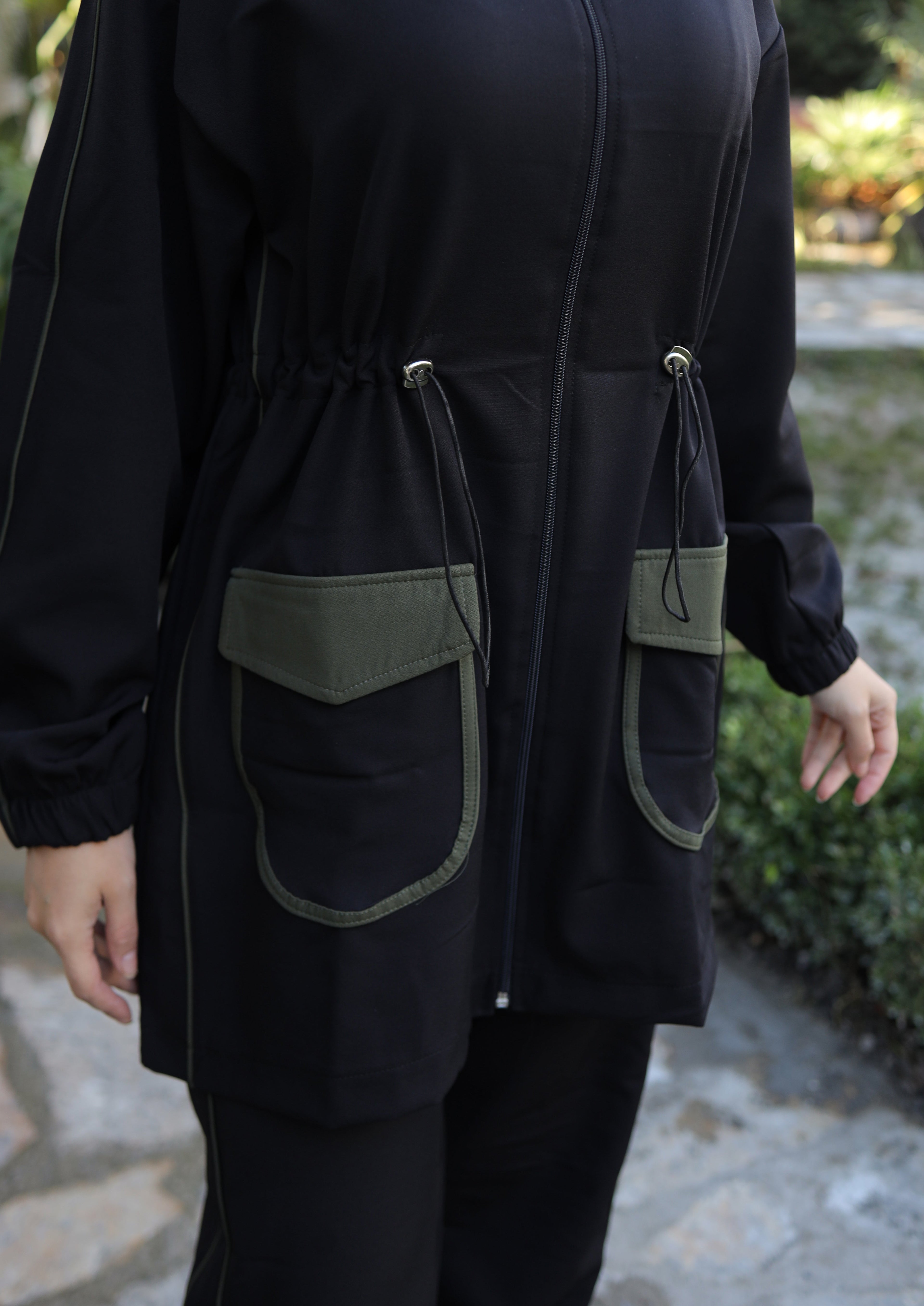 Modest Sporty Tracksuit with Navy Contrast Pockets – Women's 2-Piece Set