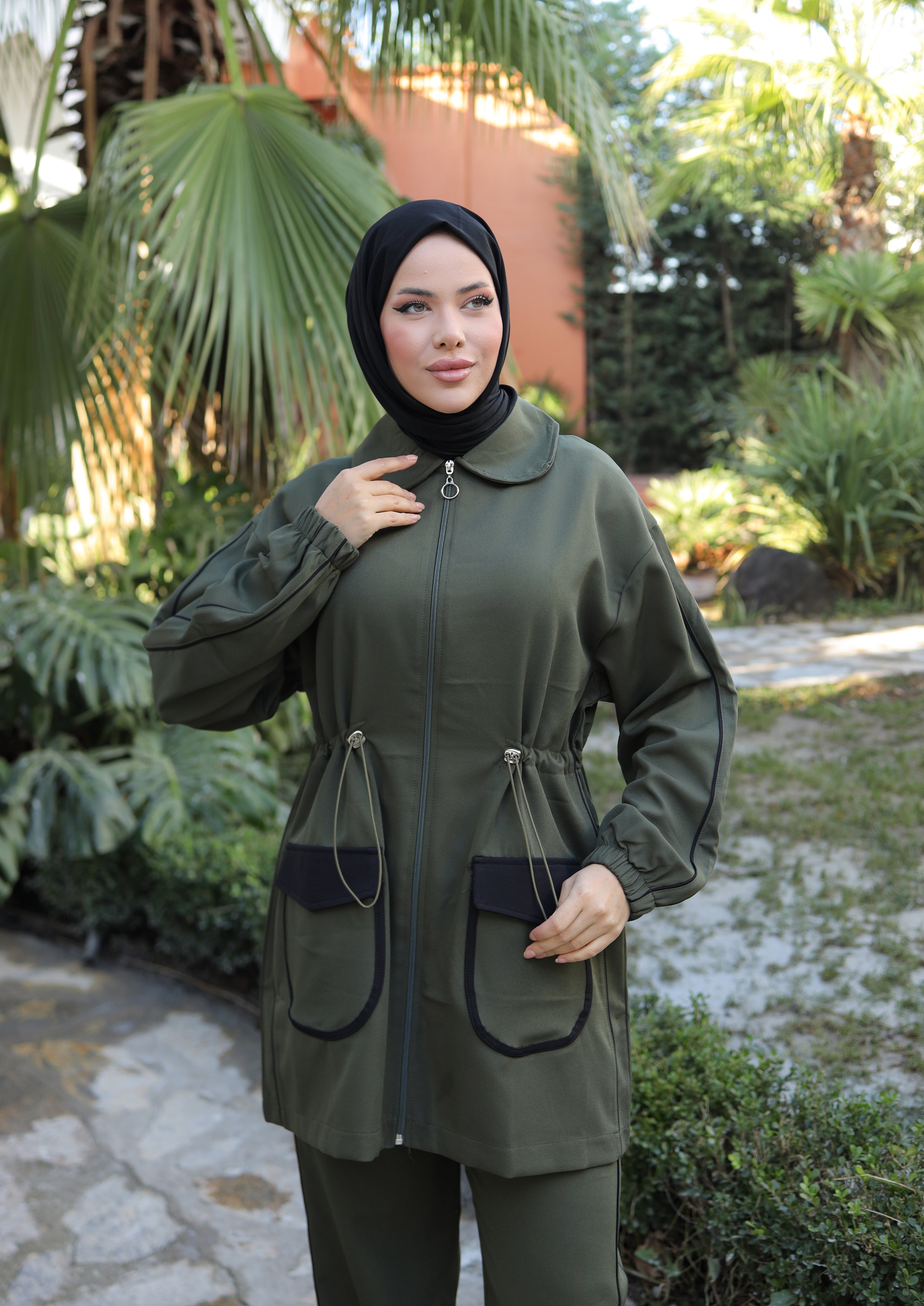 Modest Sporty Tracksuit with Navy Contrast Pockets – Women's 2-Piece Set