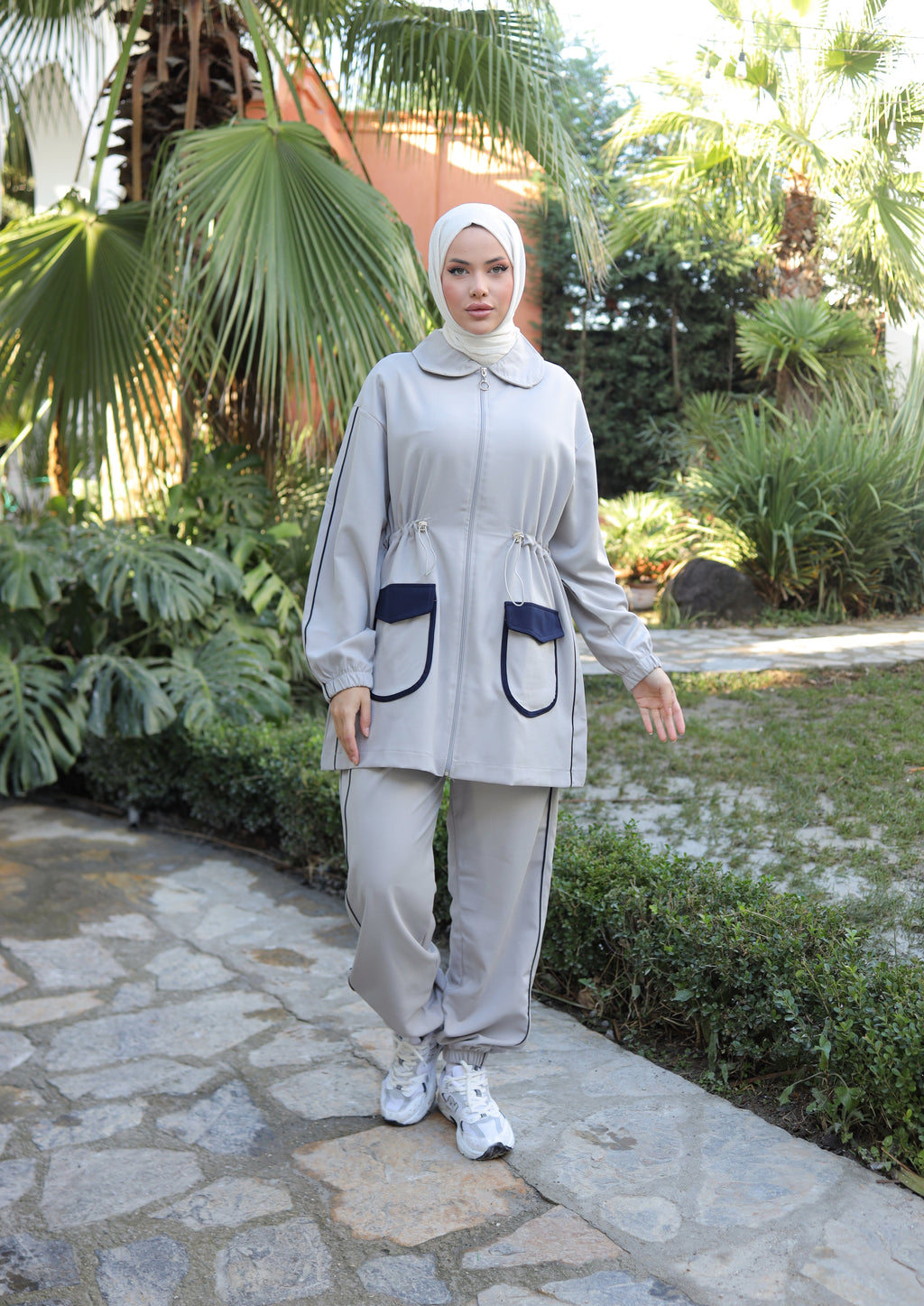 Modest Sporty Tracksuit with Navy Contrast Pockets – Women's 2-Piece Set