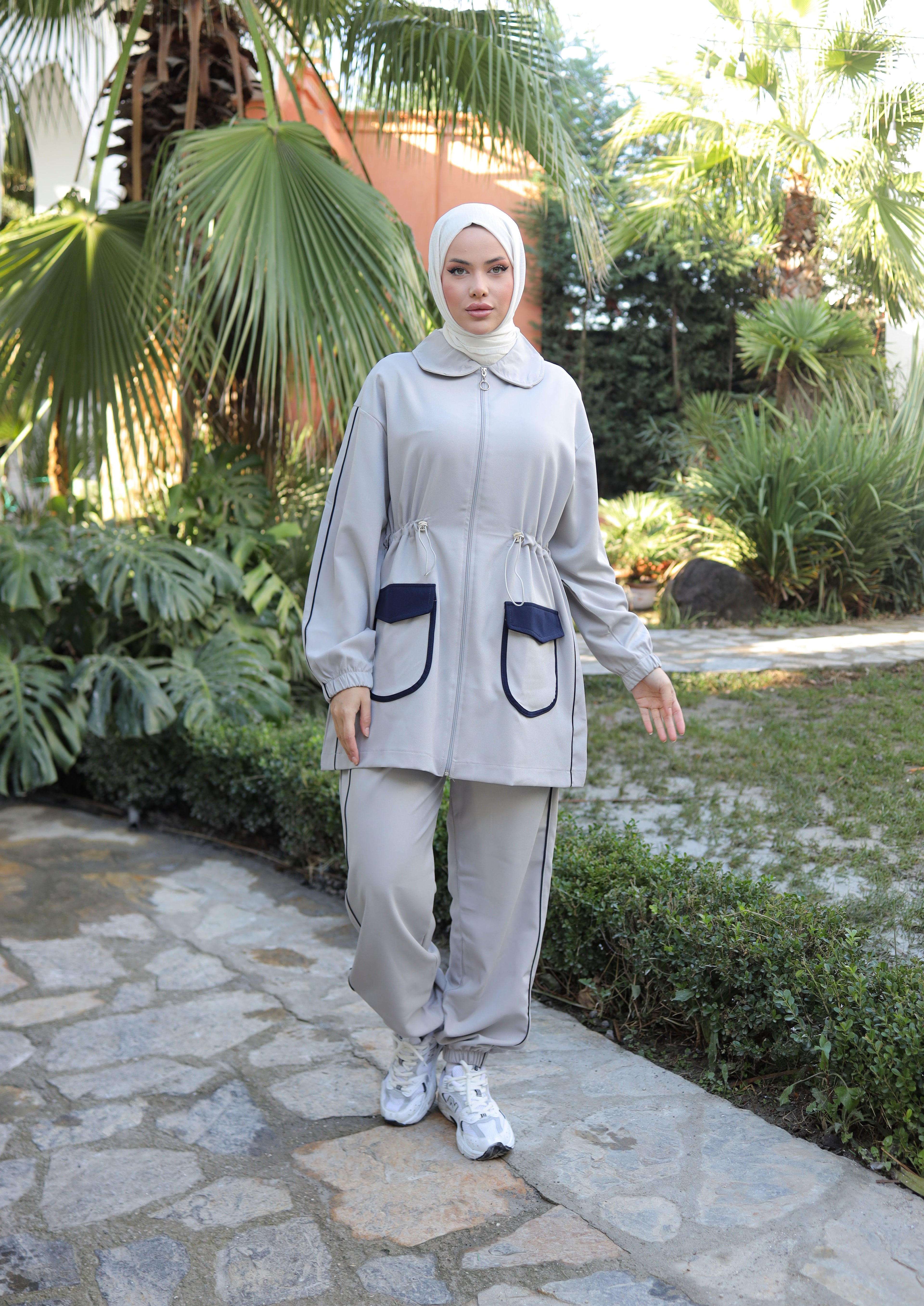 Modest Sporty Tracksuit with Navy Contrast Pockets – Women's 2-Piece Set